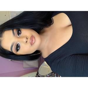 Meet your Posher, Perla